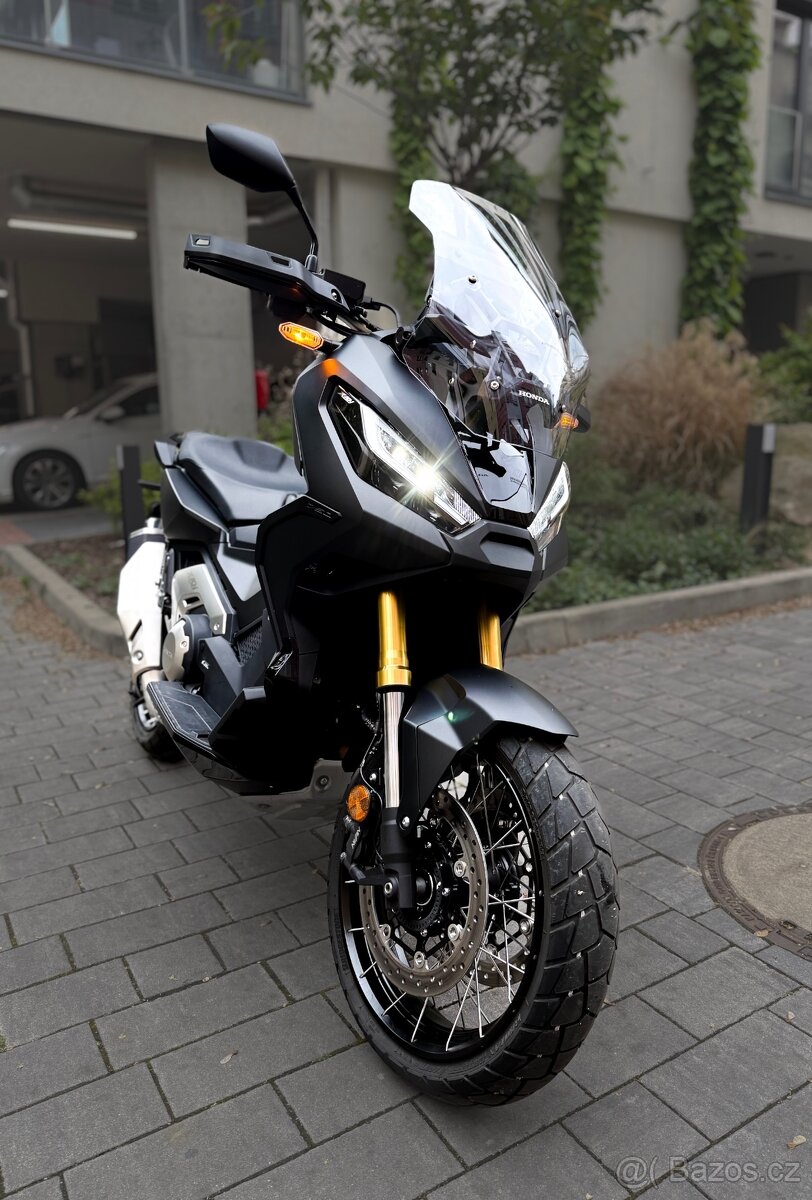 Prodám Hondu X-ADV 750 DCT (2024) – TOP stav-odpočet DPH