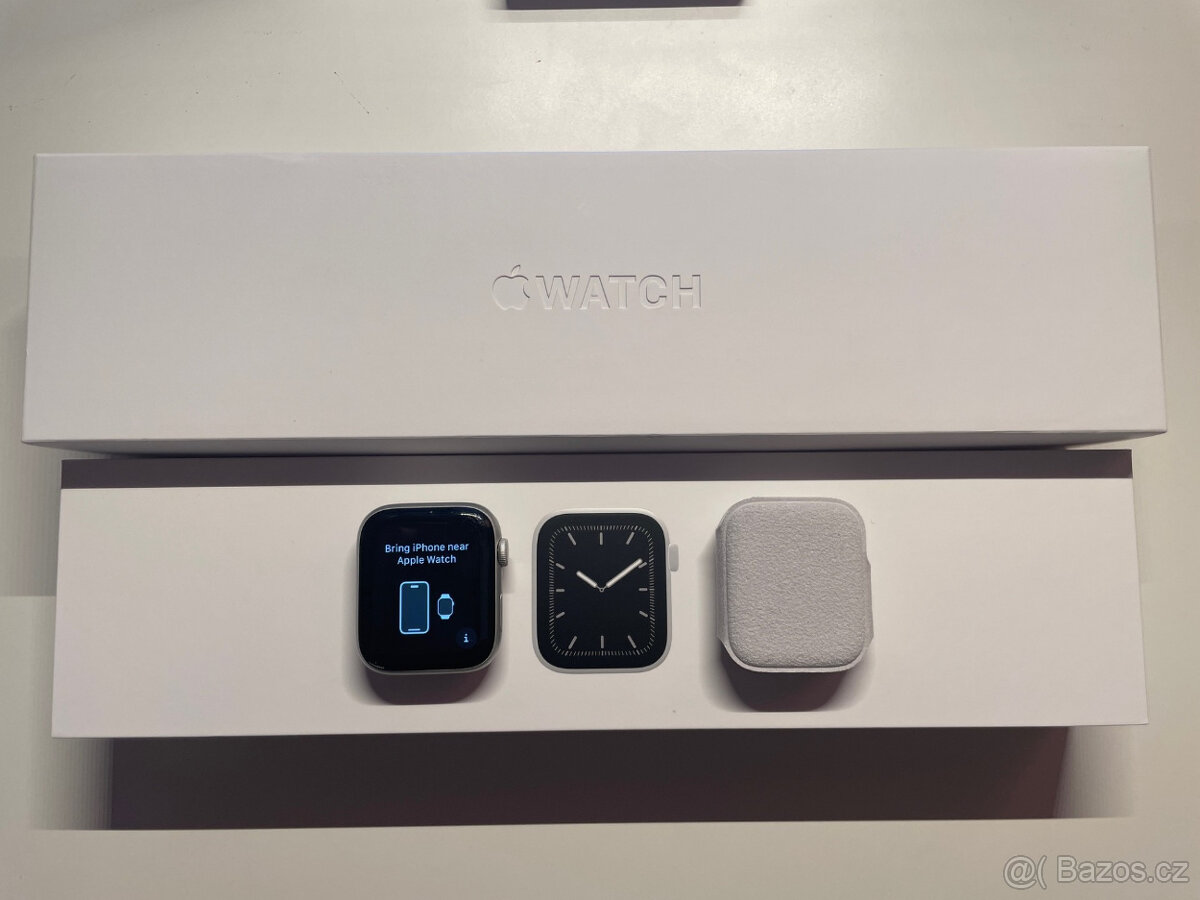 Apple Watch 5 44mm silver aluminium