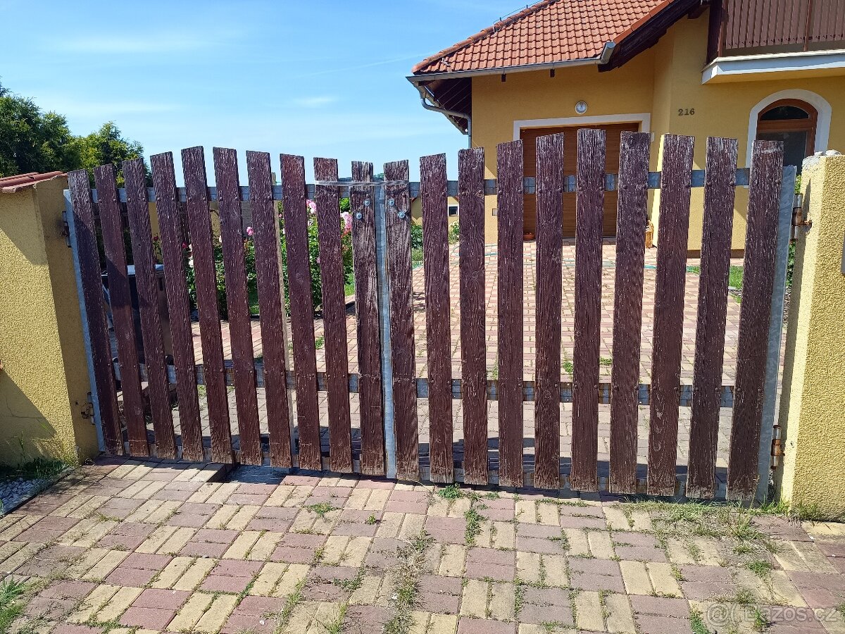 Dvoukřídlá brána + branka