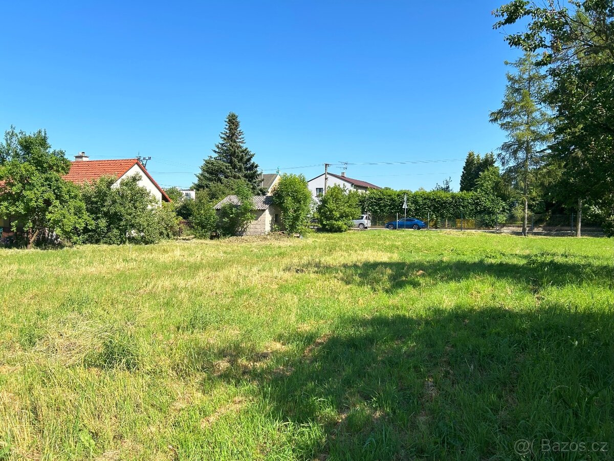 Prodej stavebního pozemku 1516 m² -  Medlešice, Chrudim