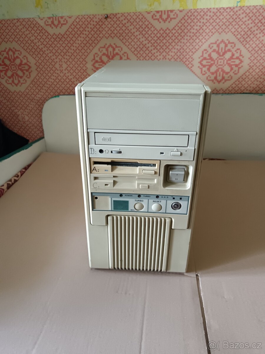 Retro PC 486 33MHz,kompletní
