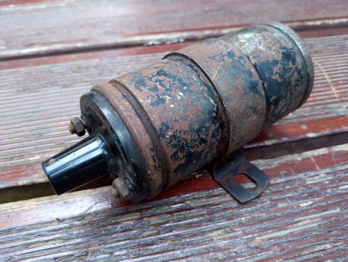 Stará zapalovací cívka Alfa 6 V