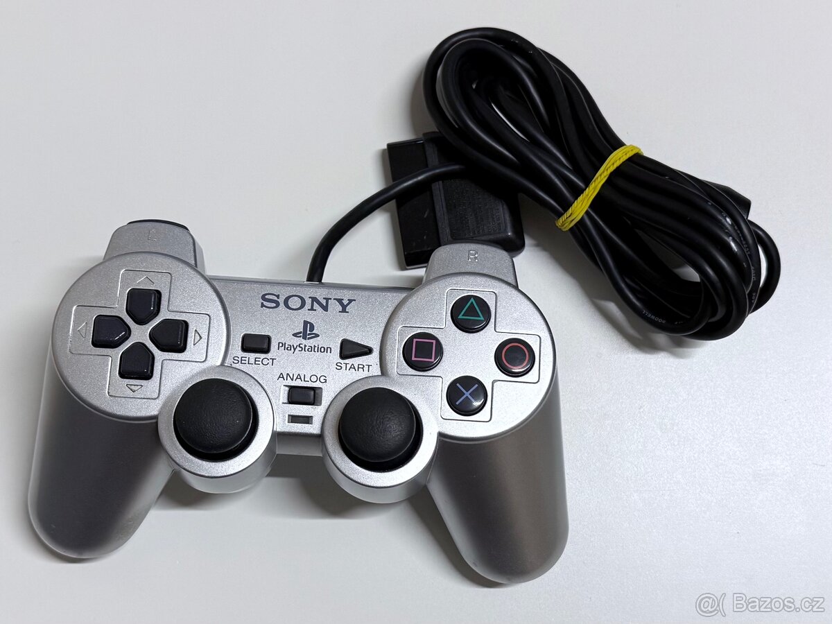 - PS2 Sony Dualshock2 ovladač -