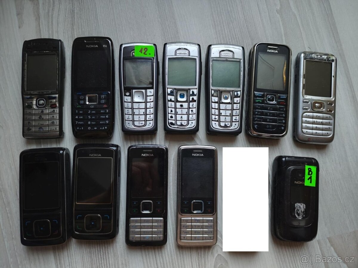 Sada mobilů značky Nokia - 4
