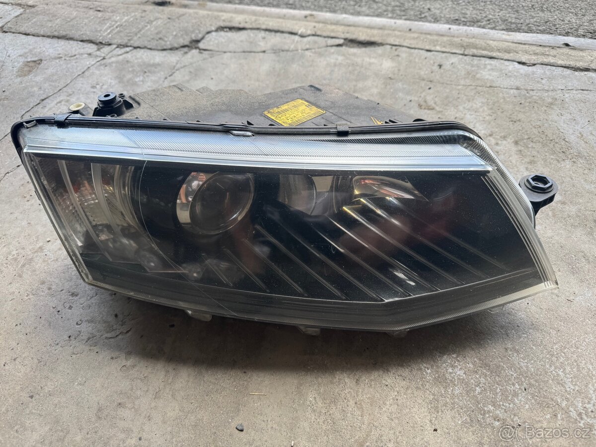 Škoda Octavia 3 levé i pravé. Xenon.