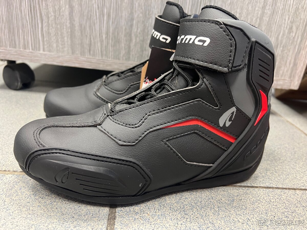 95. Moto boty FORMA STINGER černé 36