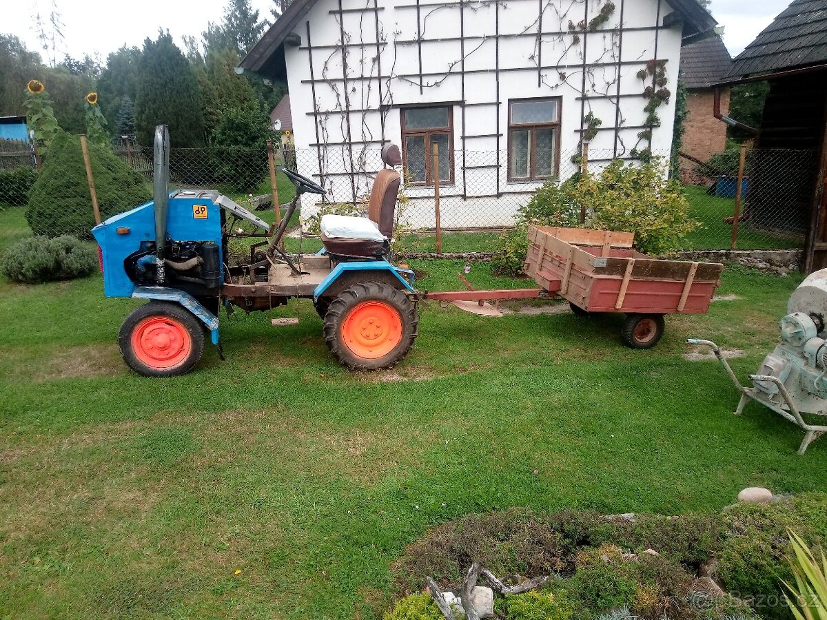 Traktůrek domácí výroby .