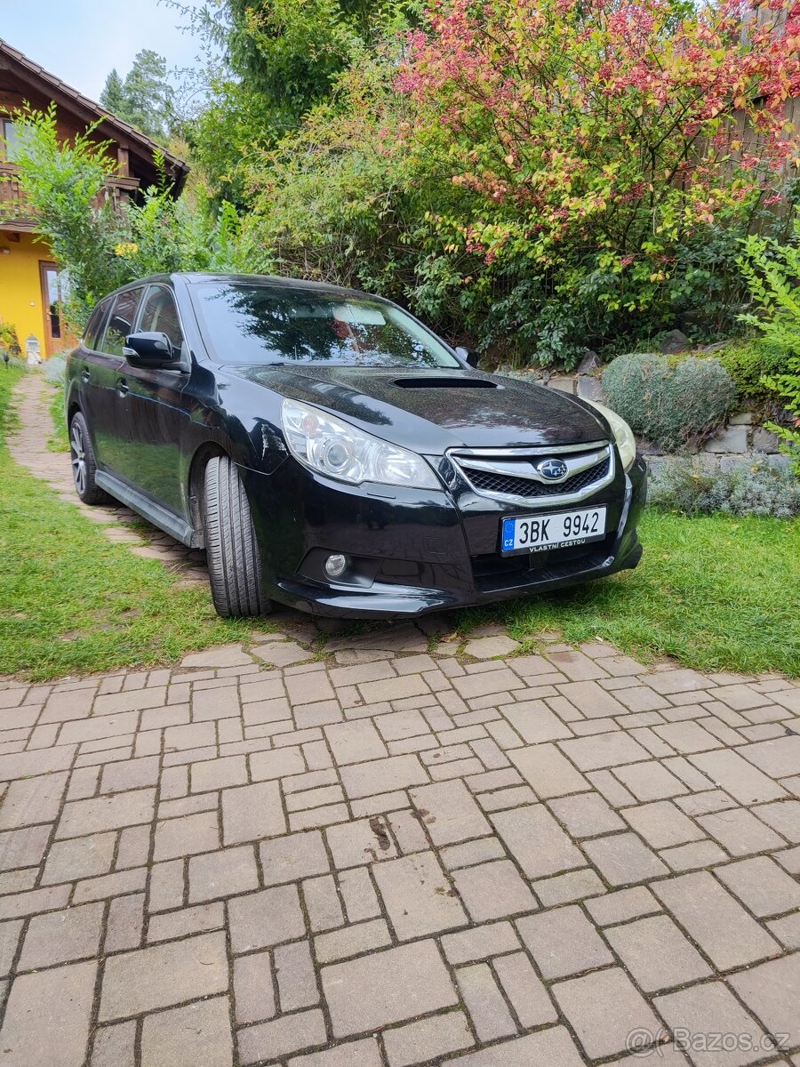SUBARU  LEGACY  2,5 benzin , r.v. 2012