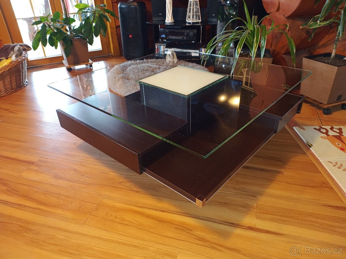 Sleva, luxusní designový stolek