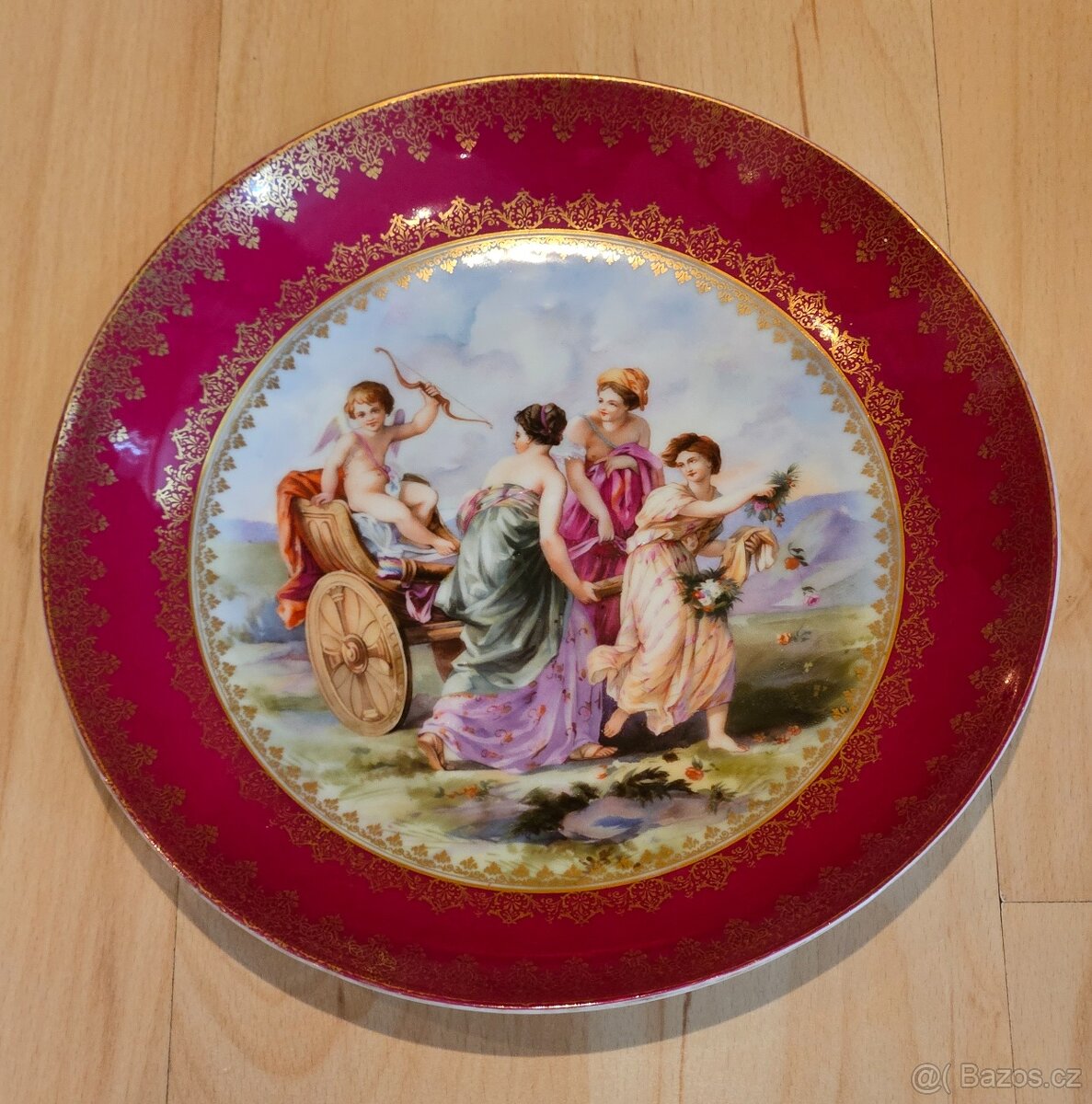 Starožitný závěsný talíř