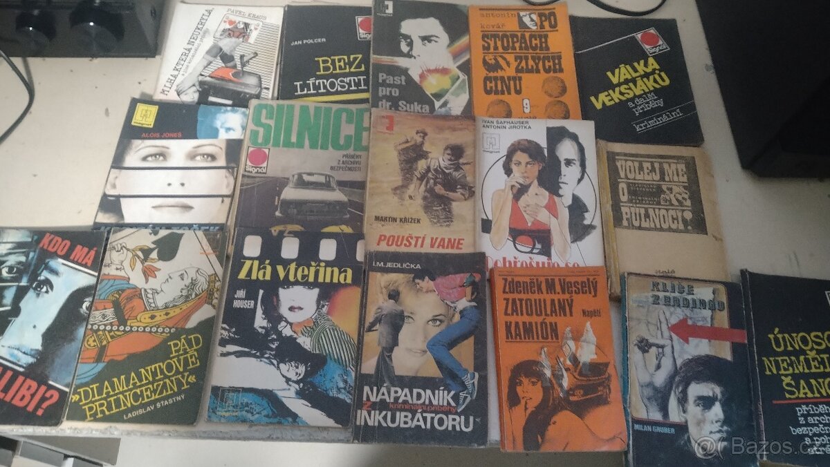 17 ks detektivek ,vydány za totality