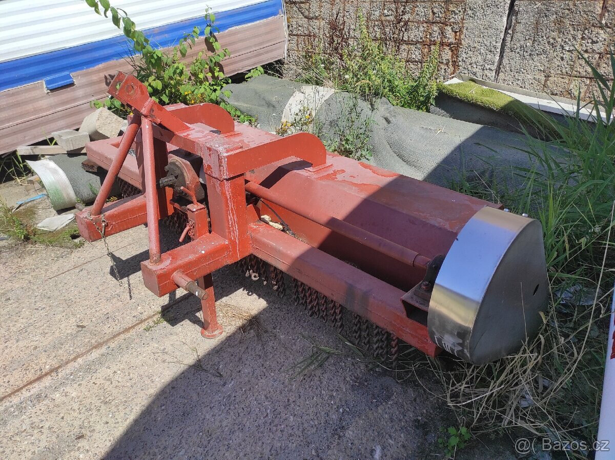 Zěmědělska technika vice stroju