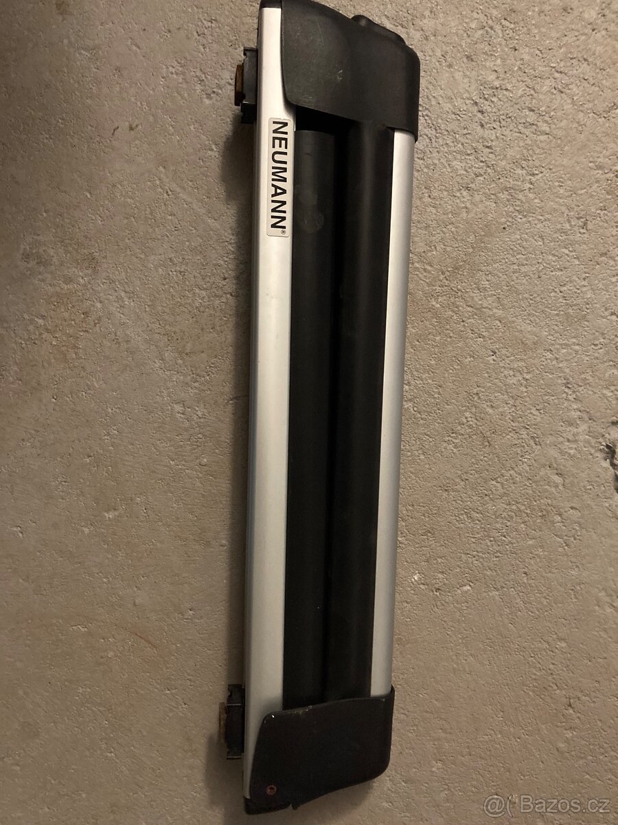 Nosič lyží NEUMANN SKIMASTER pro 3-4 páry