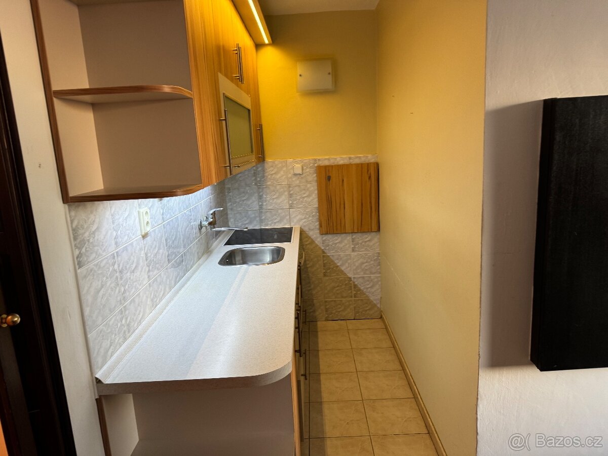 Pronájem bytu 2+kk, 40 m² – Pražské předměstí