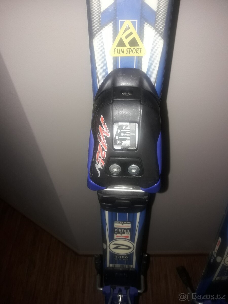 Sjezdové lyže Dynastar