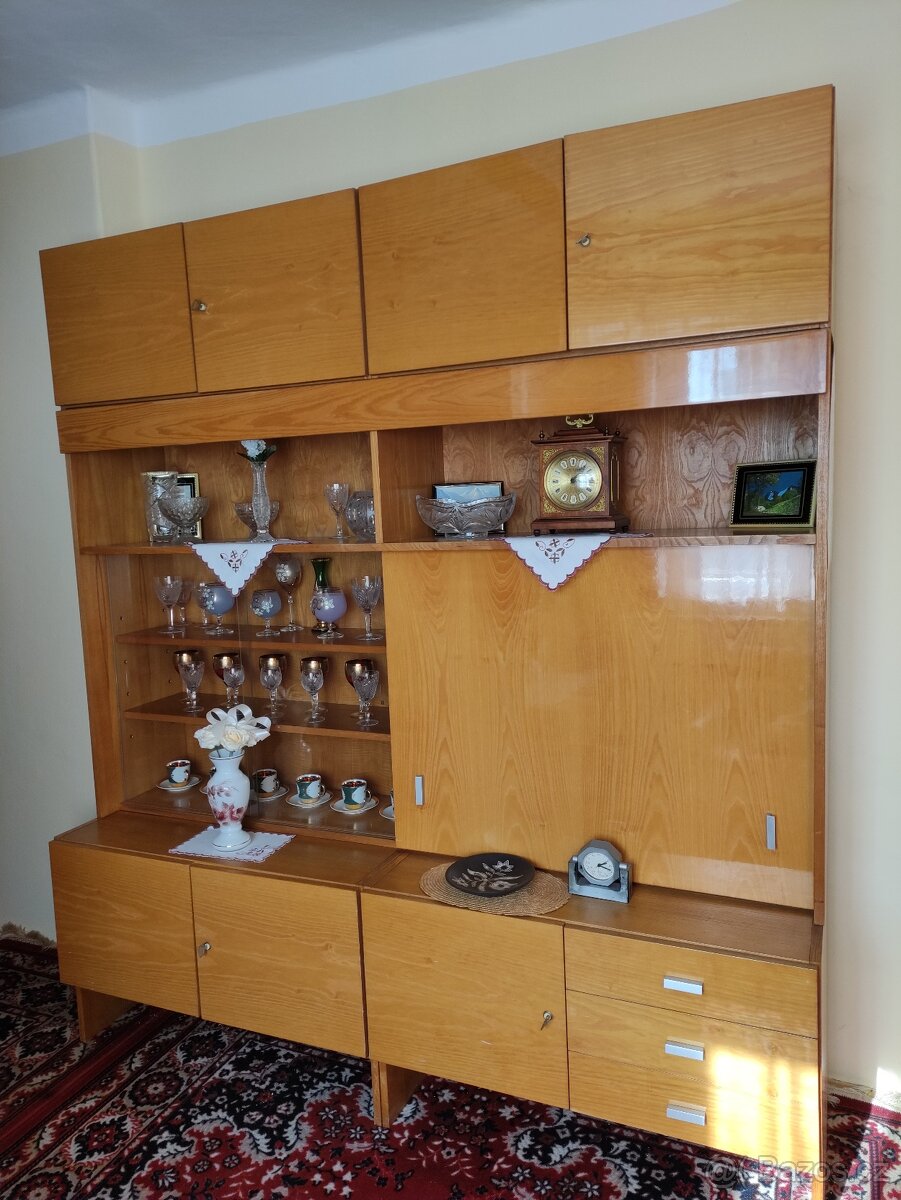 Obyvací stěna světly lesk