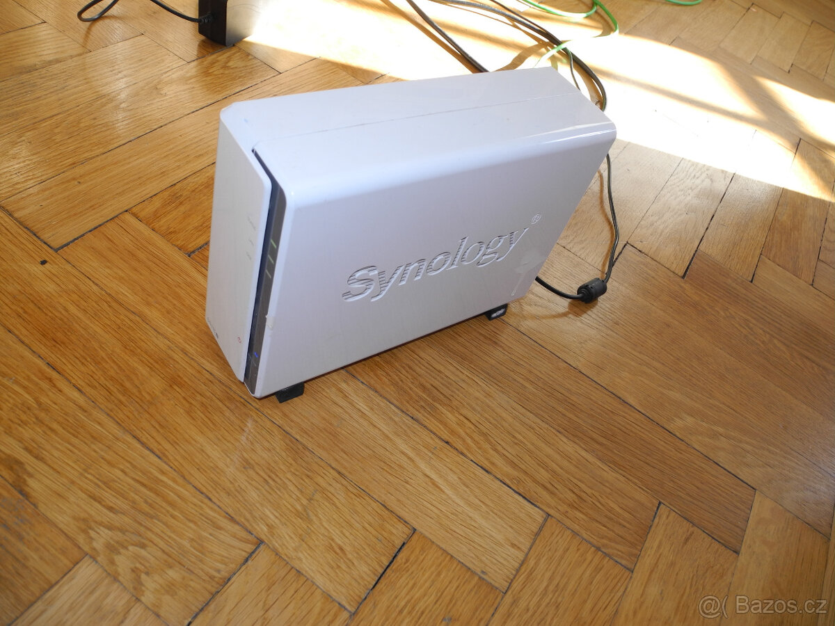 domácí NAS server Synology 115