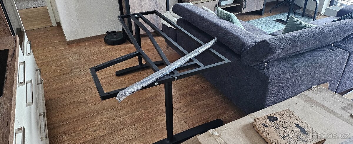 Pracovni stul rohovy Ikea Bekant (Podnoží / nohy)