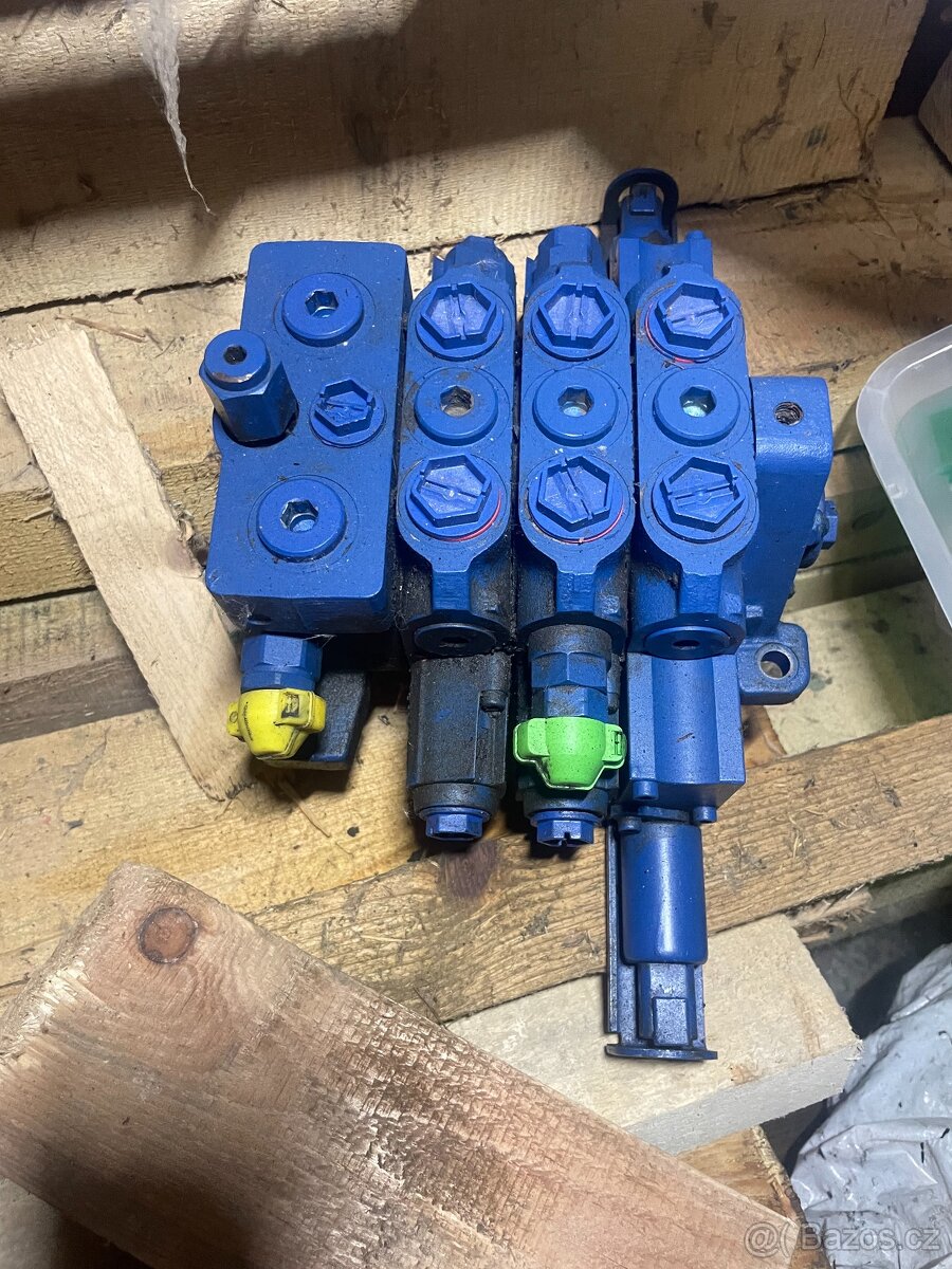 Hydraulický rozvaděč LOCUST 903