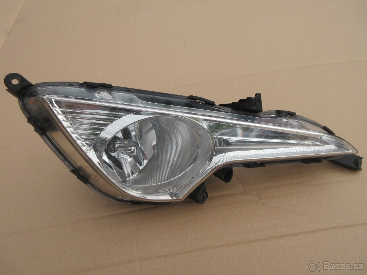 Hyundai i40 pravá přední mlhovka 92202-3Z010