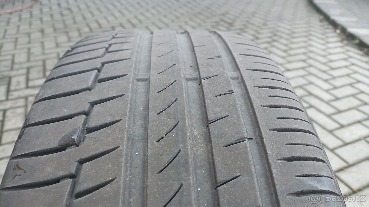 235 45 20 Continental premium contact 6 kusovka