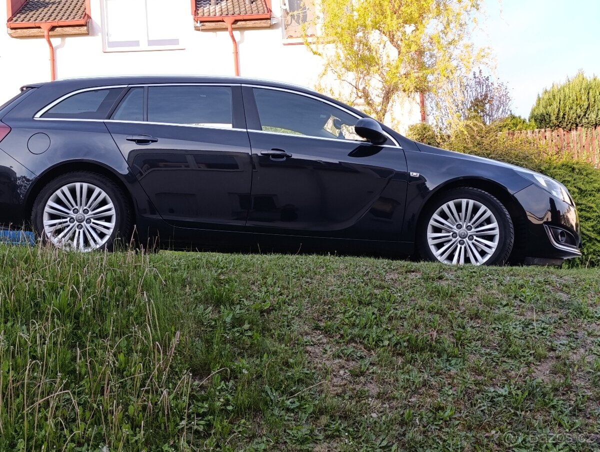 Opel Insignia sports rourer combi 103kw 2.0tdci