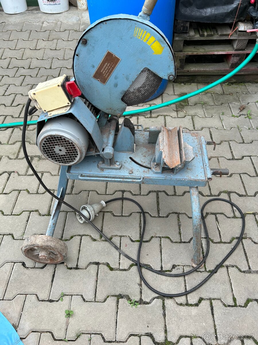 Pojízdná rozbrušovačka 2,2 kW + 11 řezných kotoučů