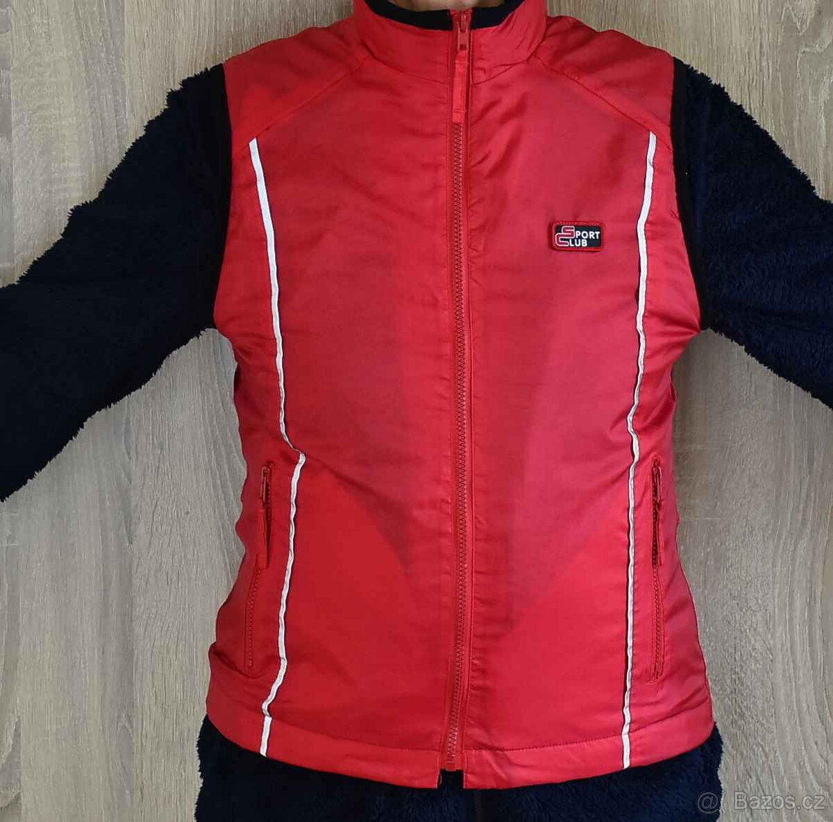 Vesta černá Vero Moda, červená Gina Benotti vel.M