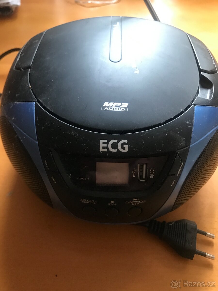 Digitalni radio s CD a s USB