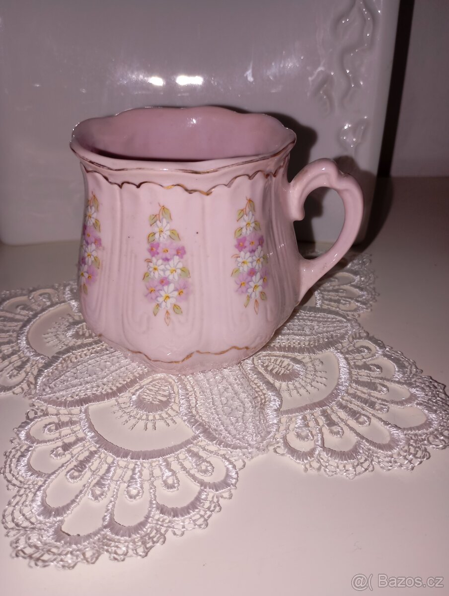 Retro hrnek růžový porcelán