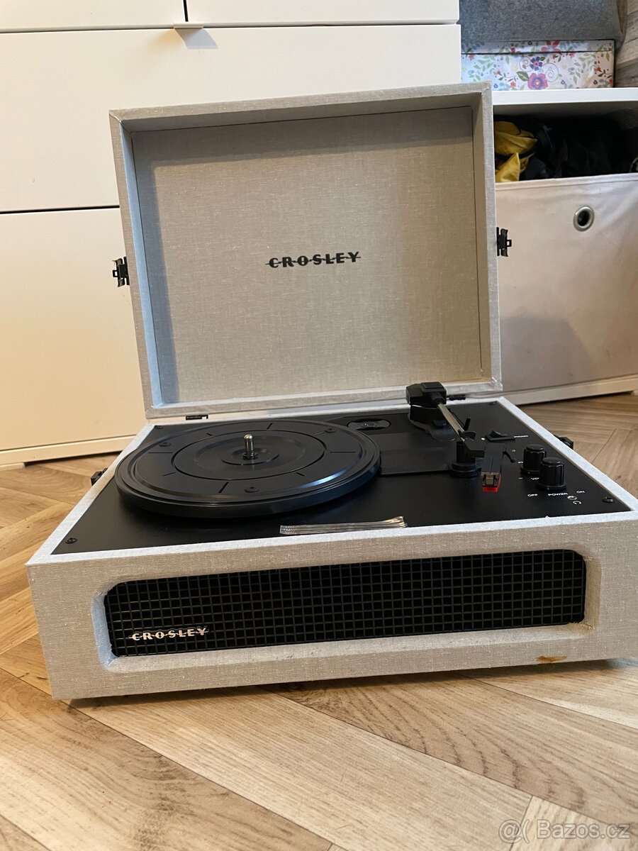 Crosley Voyager přenosný gramofon