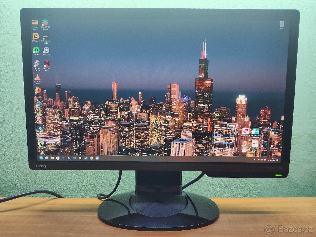 22" FullHd Benq s kompletní kabeláží