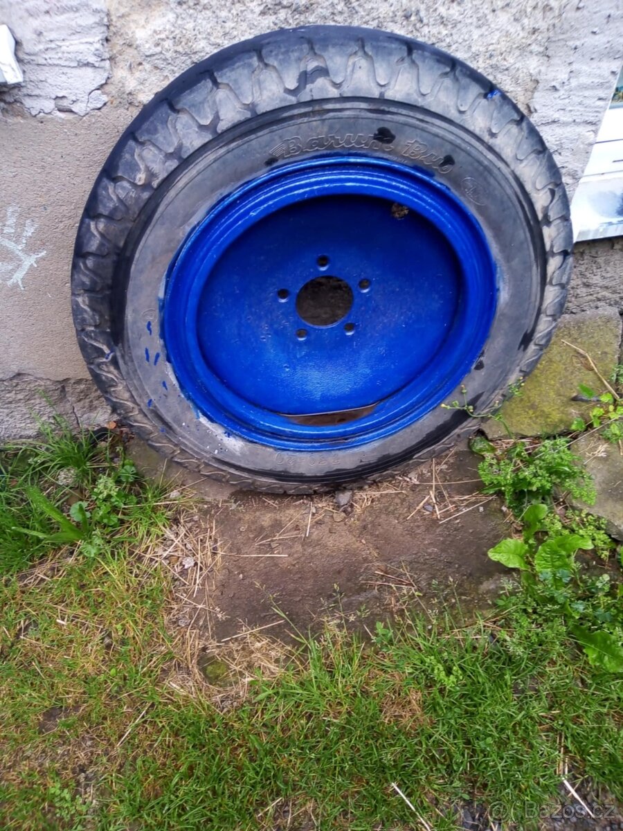 2x kolo na vlek 3,5T