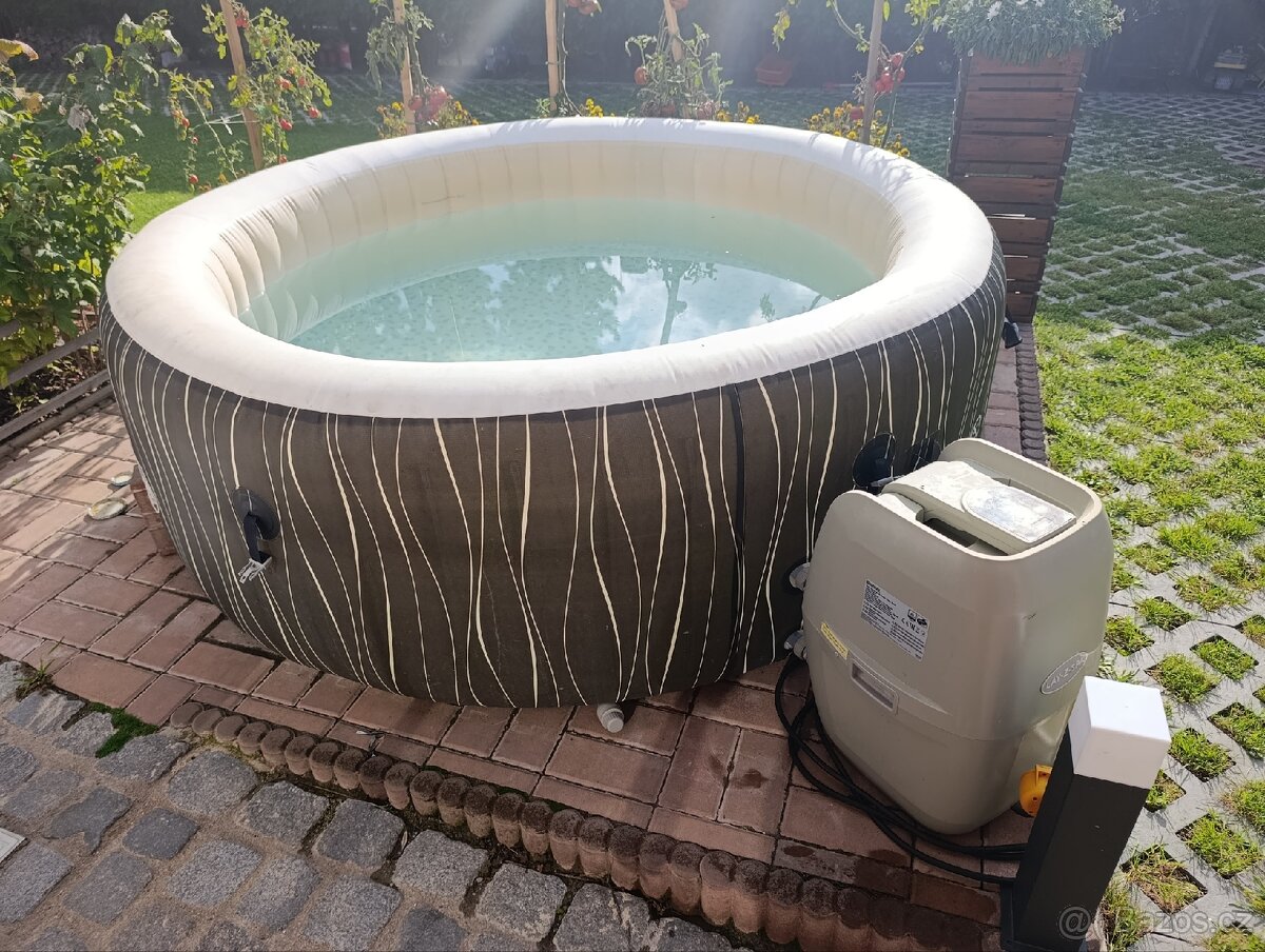 Vířivka Bestway LAY-Z-SPA