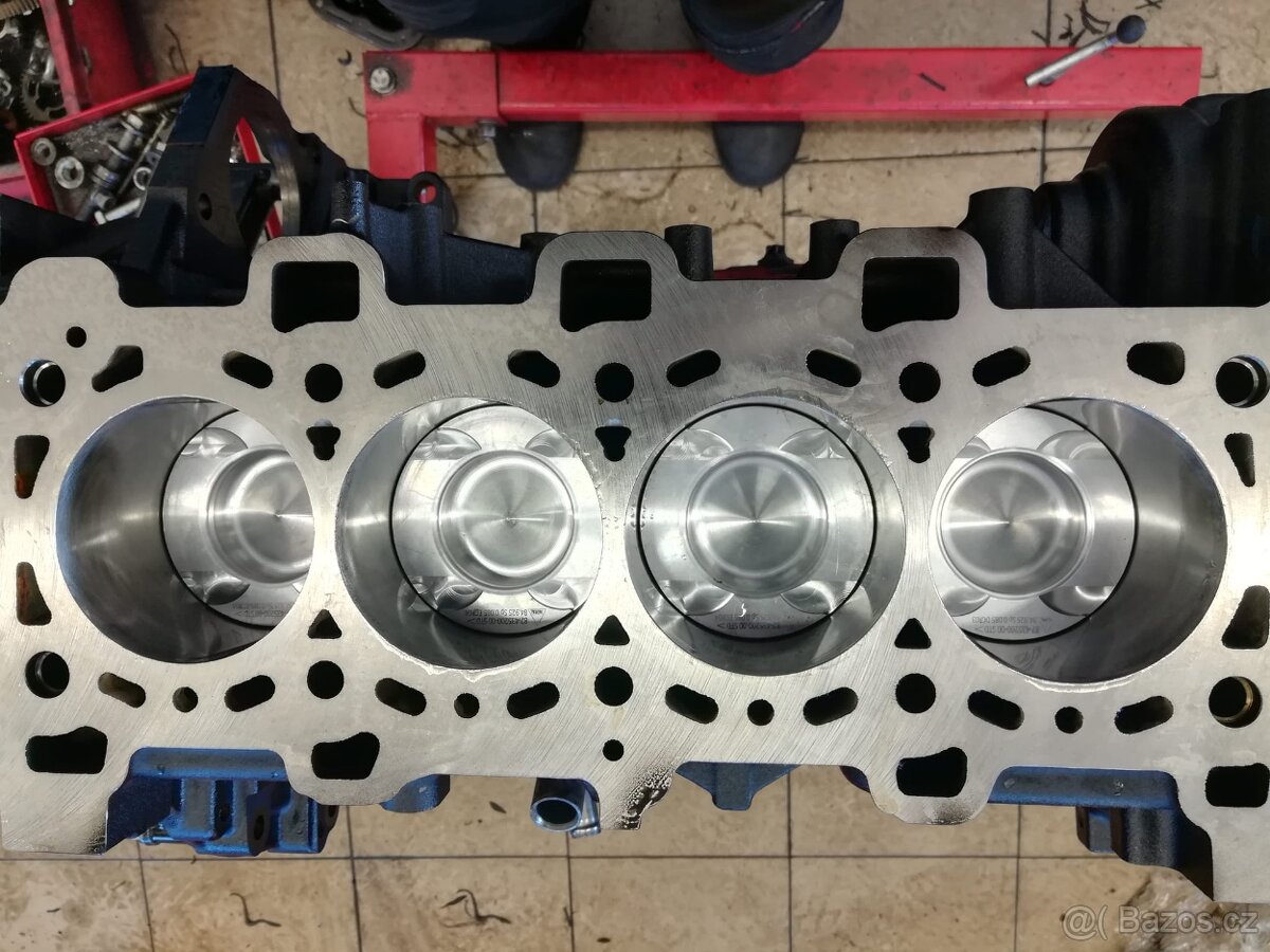Spodek motoru 2.3 Dci M9R