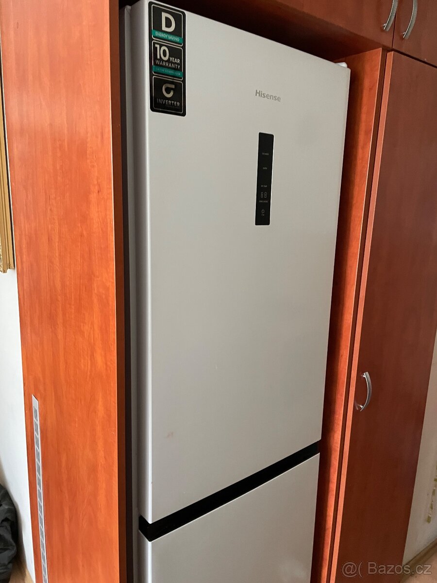 Chladnicka Hisense kombi