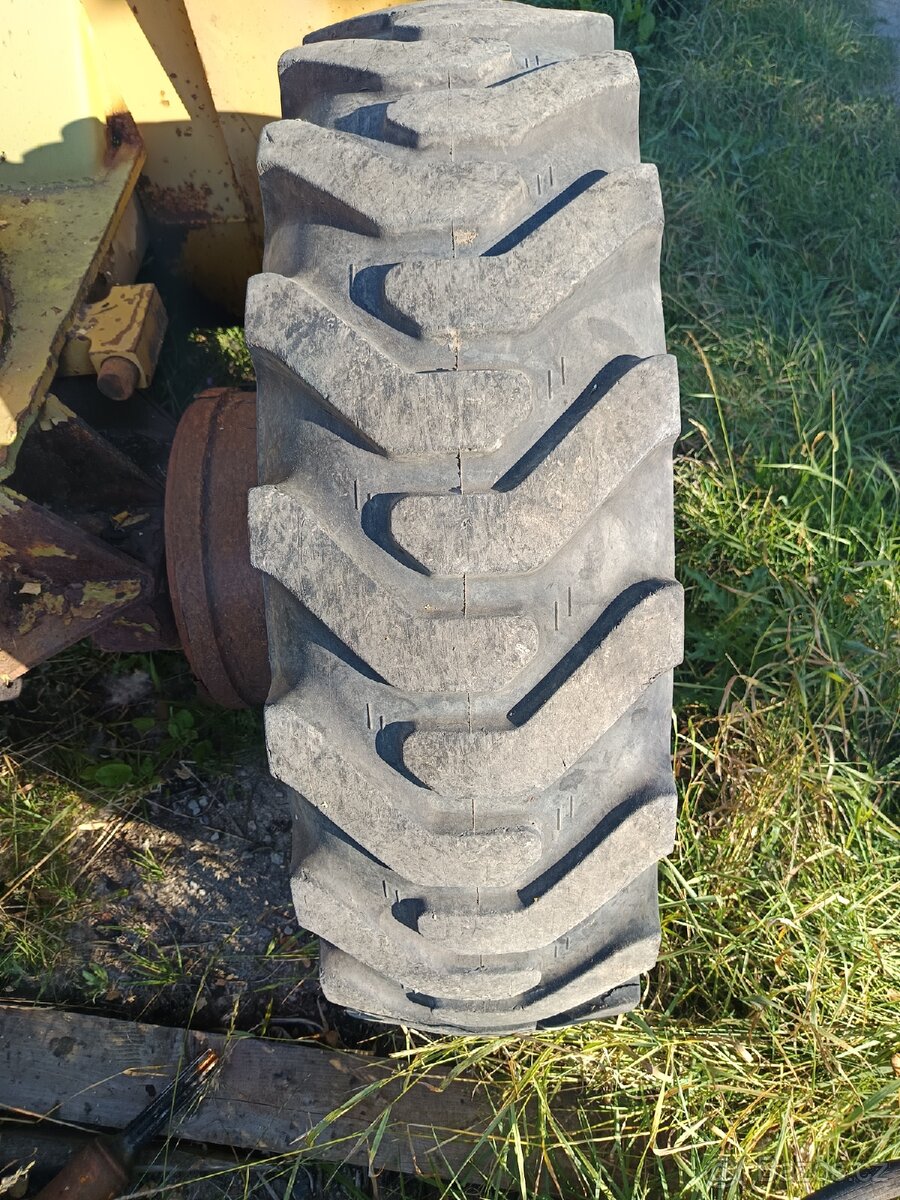 Prodám kolo 14,00-24 Hon un 053