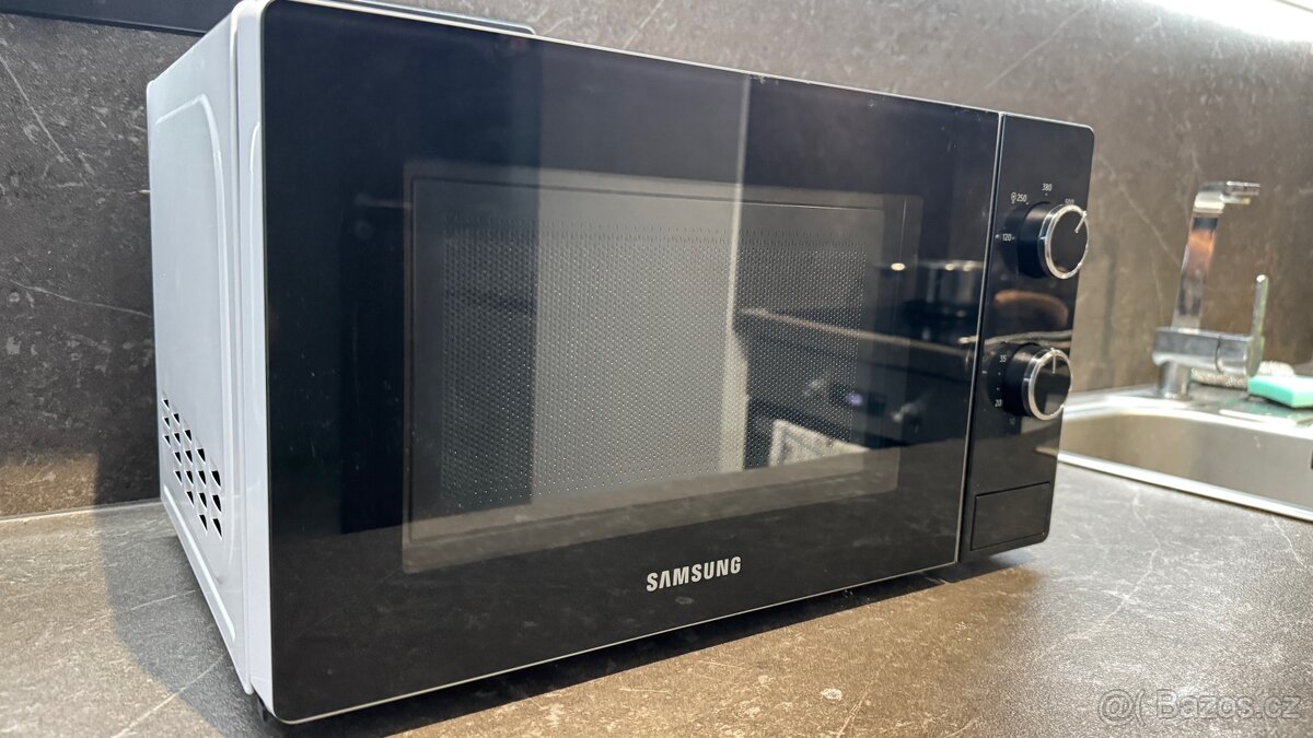 Mikrovlnná trouba SAMSUNG