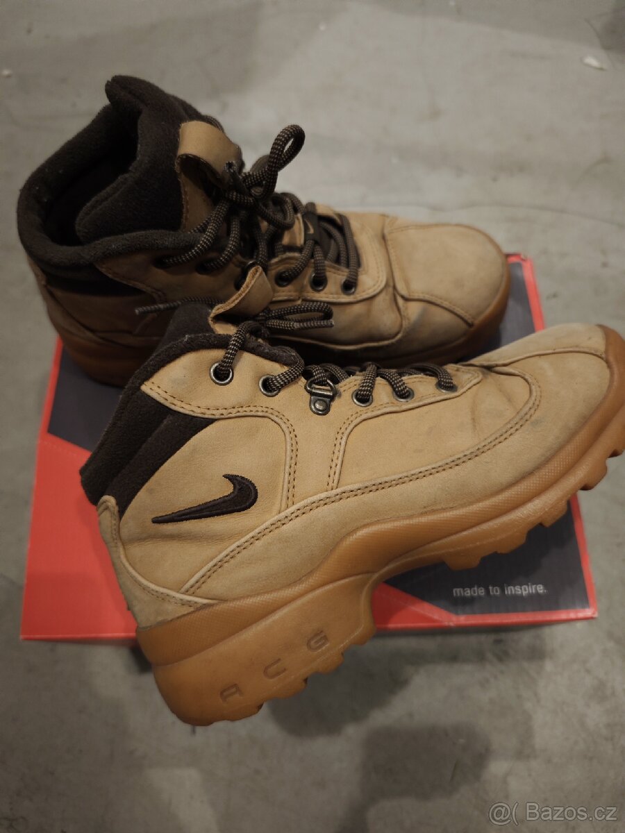 Kotníkové boty Nike vel. 36,5