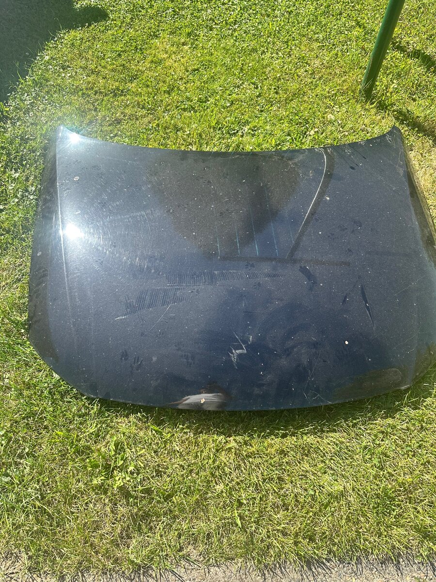 Kapota VW Passat B6 LC9X