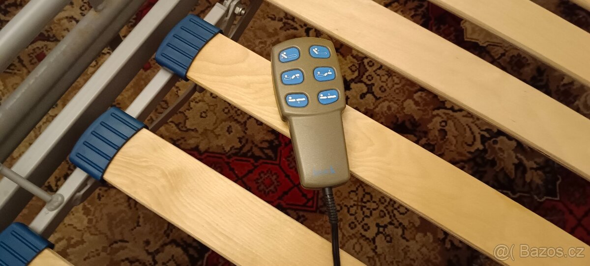 Zdravotní polohovací postel