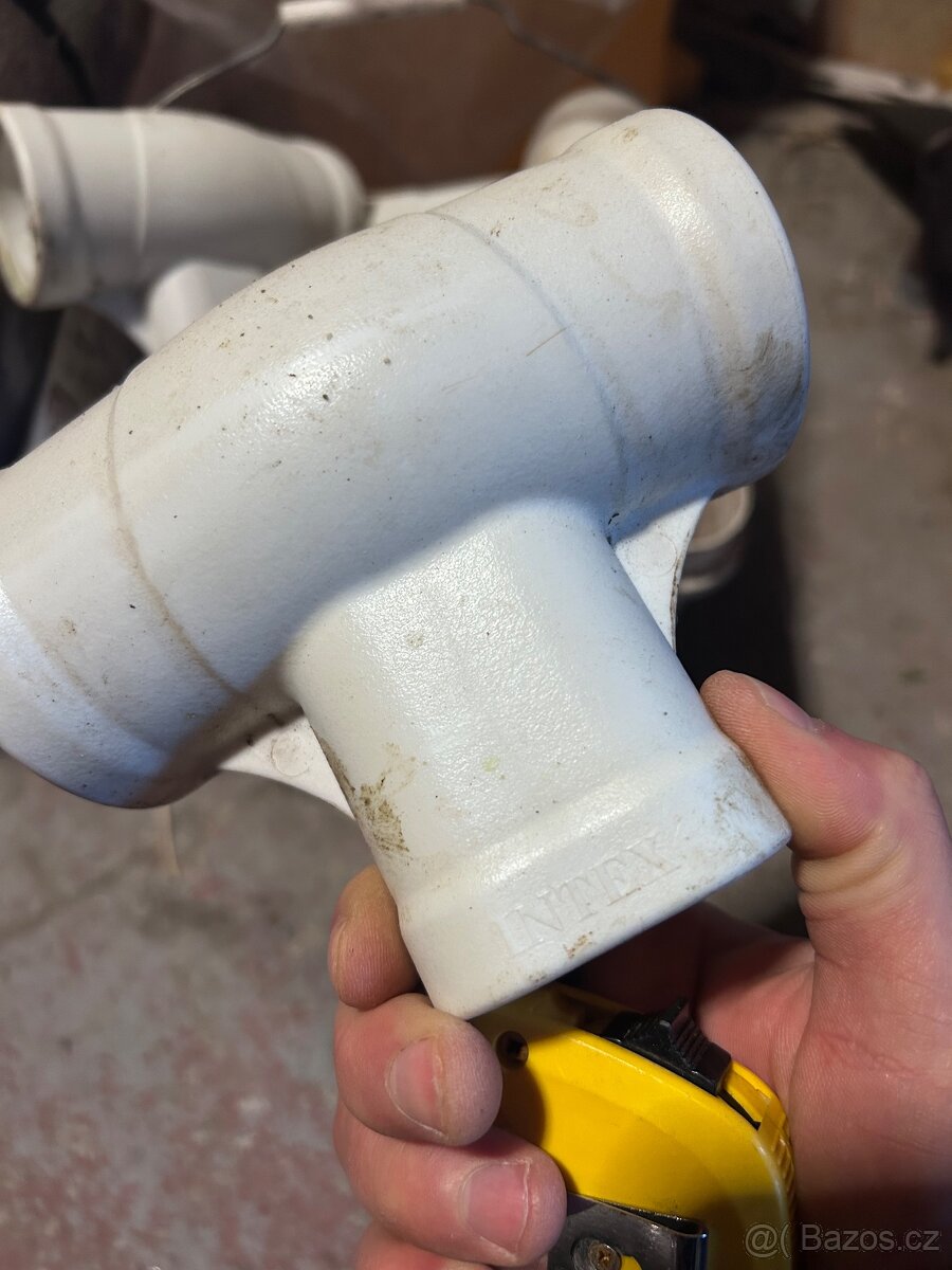 T-kus na bazen Intex 427-457cm