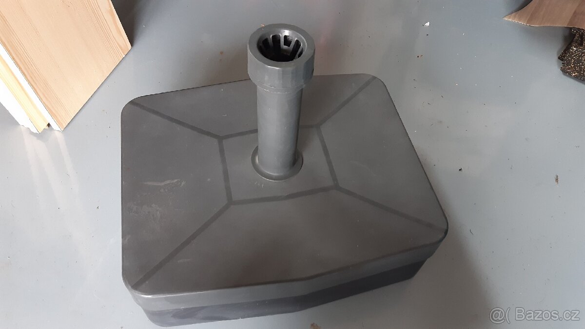 Stojan na velký slunečník