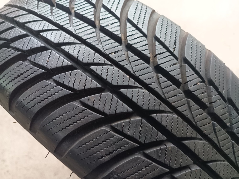 185/60 R16 BRIDGESTONE (4318)
