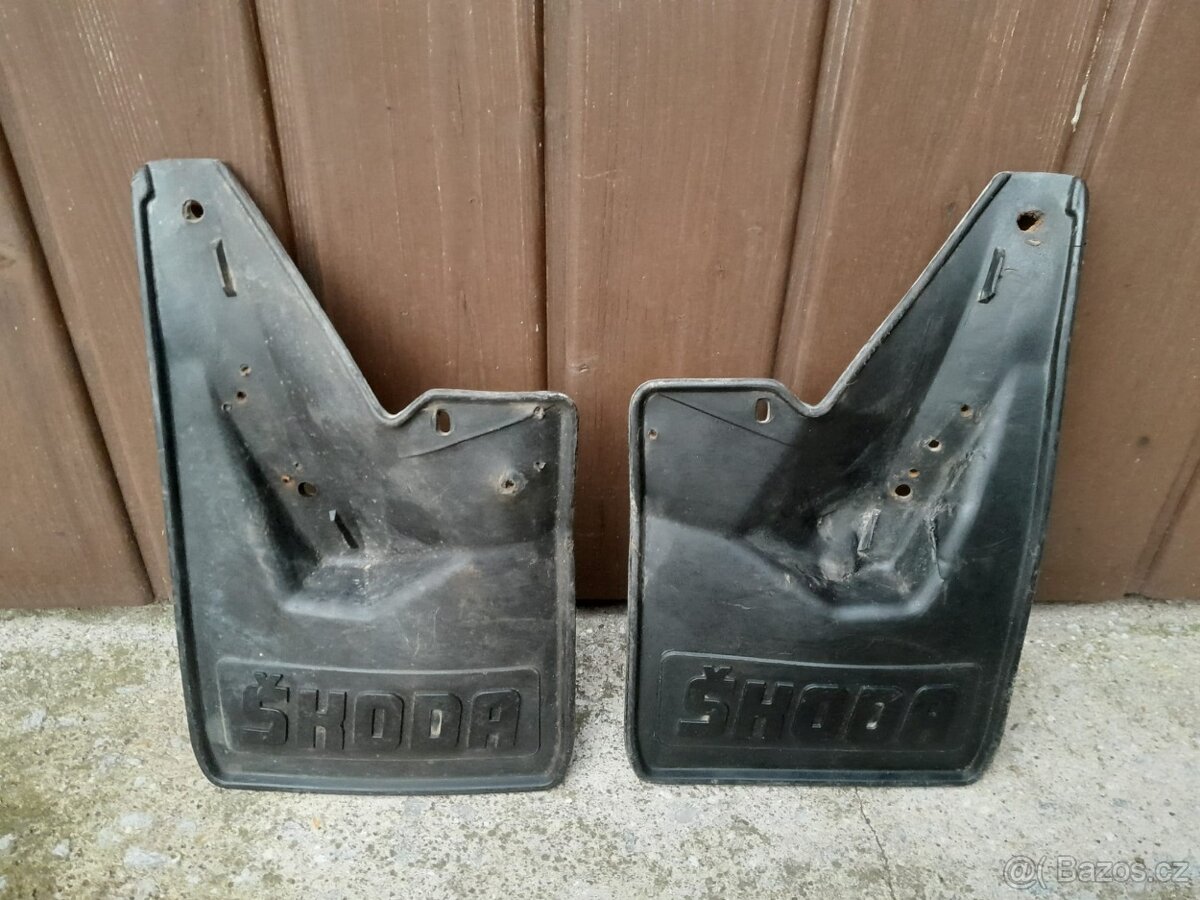 Zadní zástěrky Škoda Forman