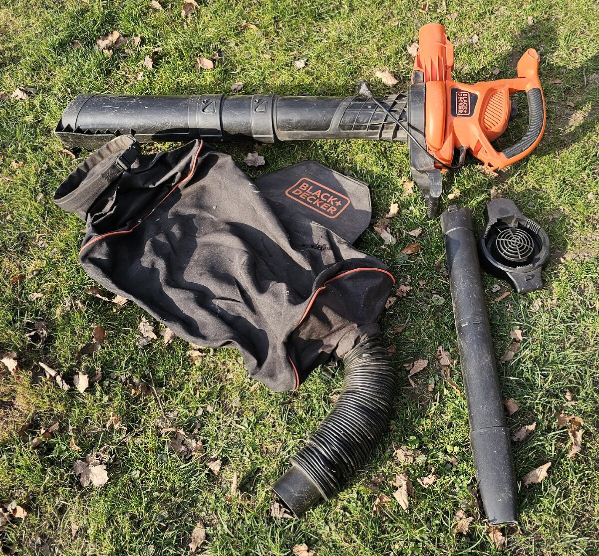 Zahradní vysavač/fukar BLACK+DECKER