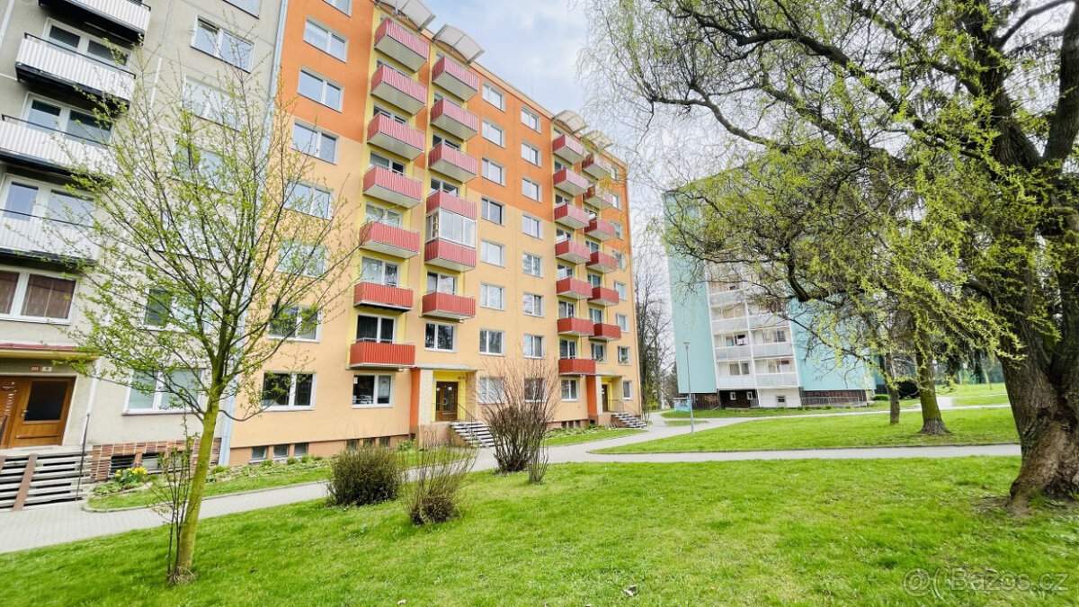 Panelový byt 2+1, 2x balkon, Evaldova, Šumperk