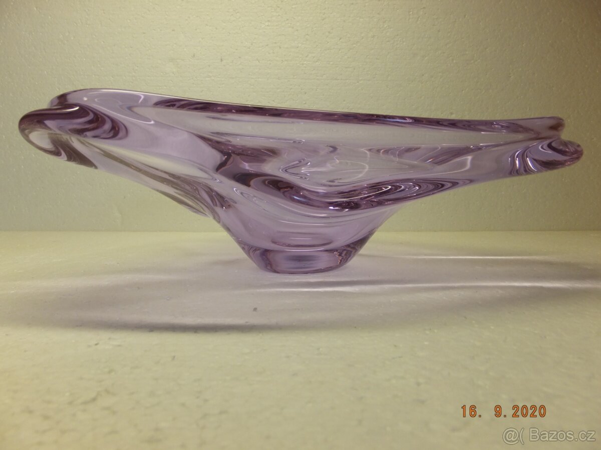 Moc krásná fialová velká mísa Alexandritové sklo.