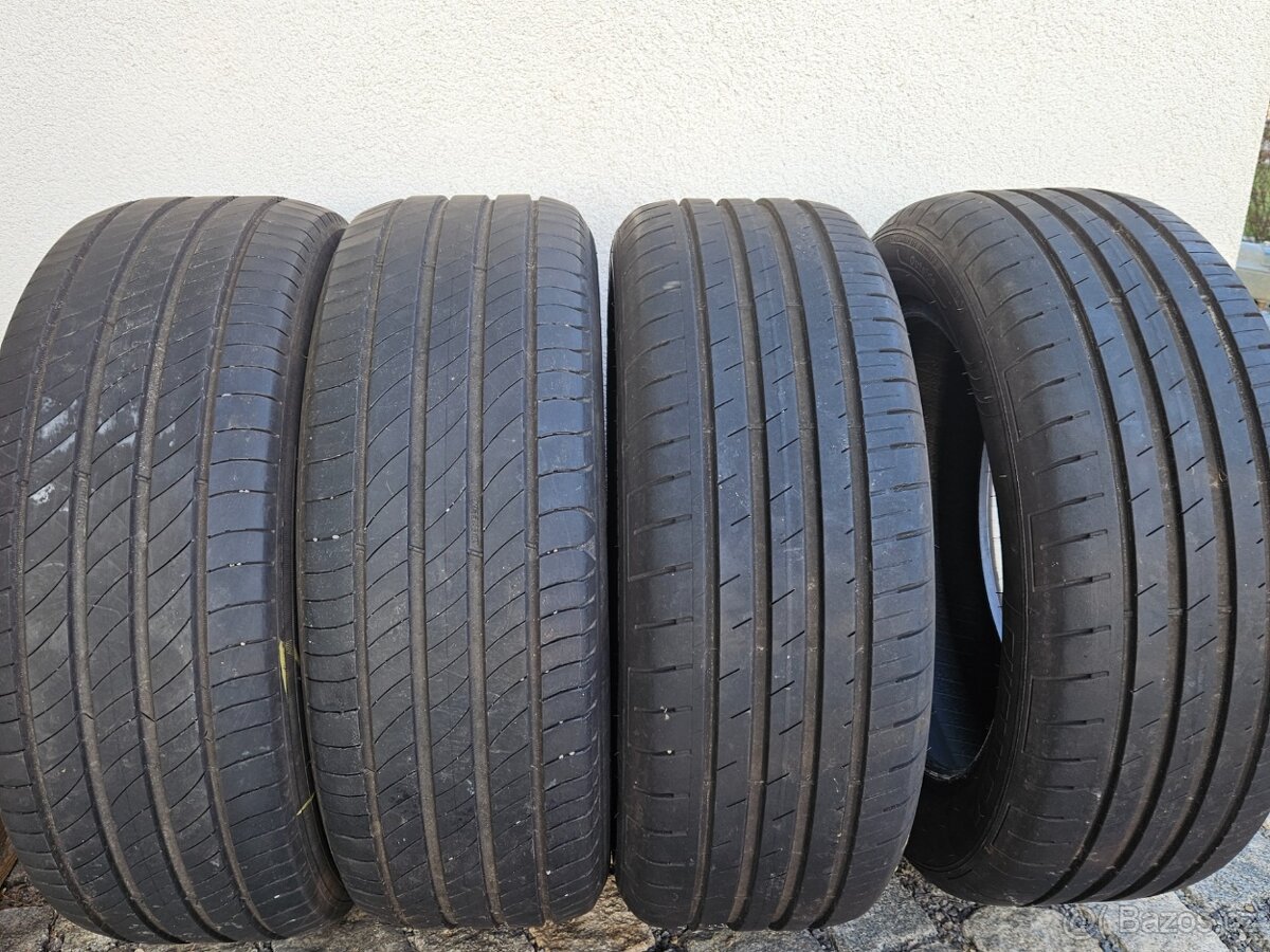 Prodám letní pneu 215/55 R17 2ks Michelin, 2ks FULDA