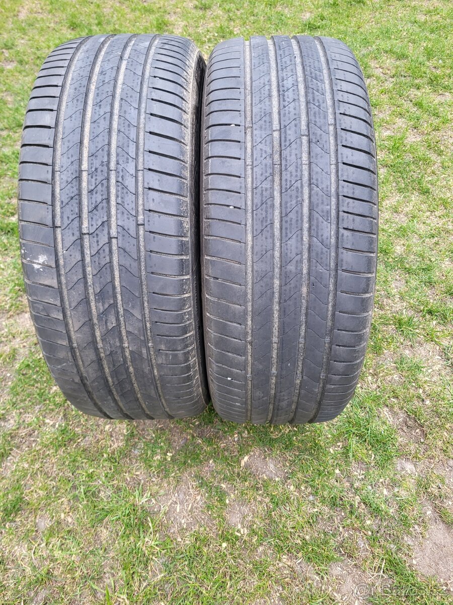 235/45 R 20